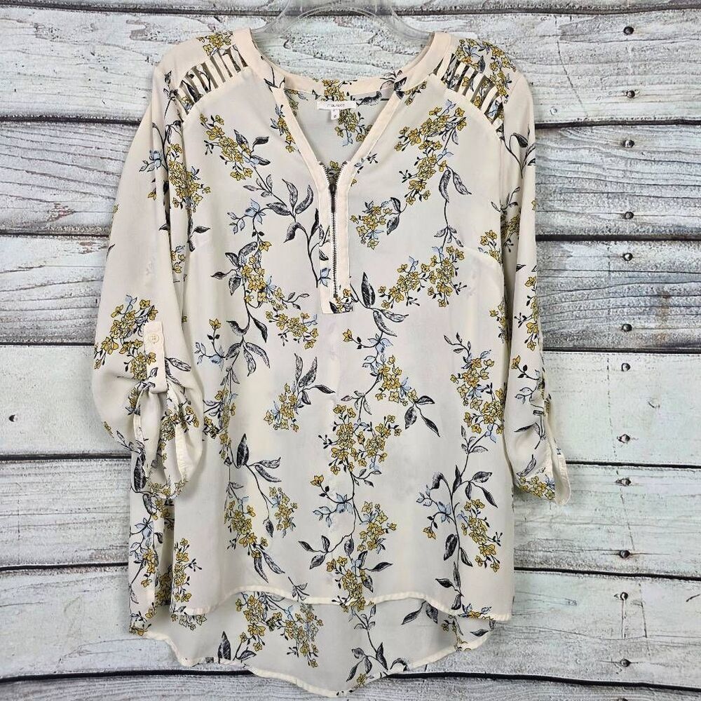 Maurices Ivory Yellow Floral Zip Neck Blouse Size 0X Plus